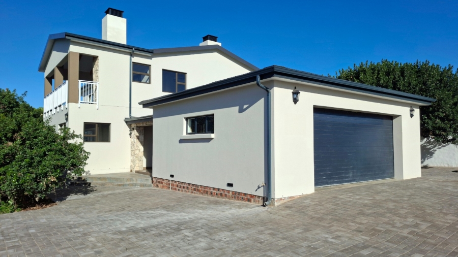 3 Bedroom Property for Sale in Stilbaai Wes Western Cape